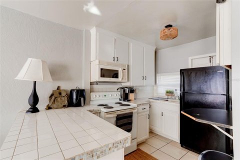 Villa ou maison à vendre à Daytona Beach, Floride: 4 chambres, 149.39 m2 № 2142938 - photo 4