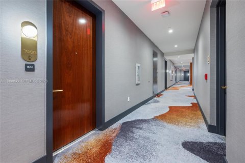 Купить кондоминиум в Майами, Флорида 1 спальня, 61.32м2, № 2090860 - фото 17