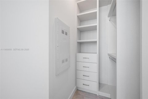 Купить кондоминиум в Майами, Флорида 1 спальня, 61.32м2, № 2090860 - фото 11