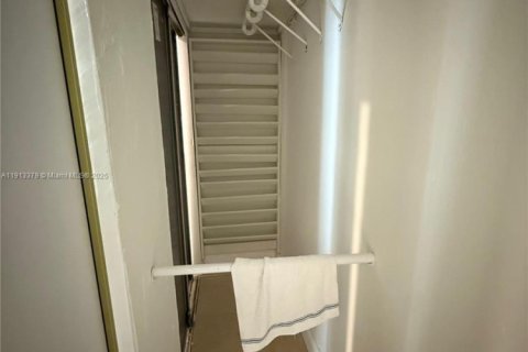 Villa ou maison à louer à Delray Beach, Floride: 4 chambres, 124.12 m2 № 1971186 - photo 4