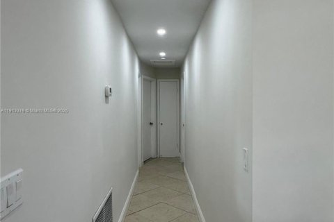 Villa ou maison à louer à Delray Beach, Floride: 4 chambres, 124.12 m2 № 1971186 - photo 13