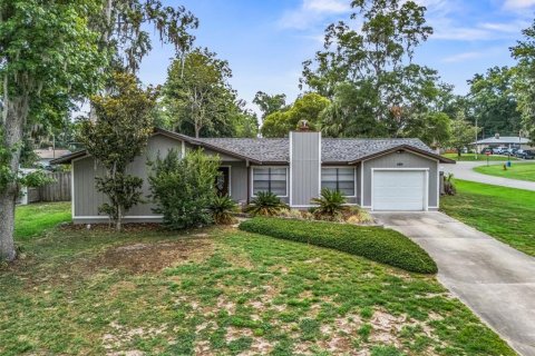 Casa en Ocala, Florida 3 dormitorios, 121.61 m2 № 2103898