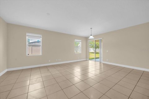 House in Winter Garden, Florida 4 bedrooms, 238.67 sq.m. № 1735252 - photo 4