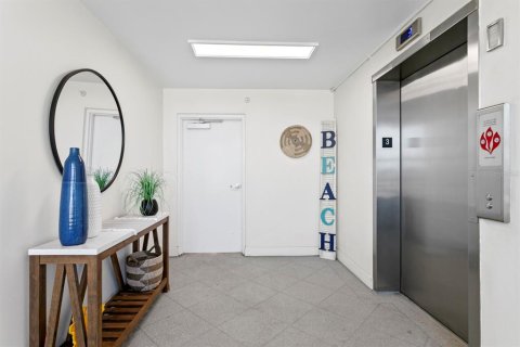 Condominio en venta en Redington Beach, Florida, 3 dormitorios, 153.29 m2 № 2213113 - foto 7