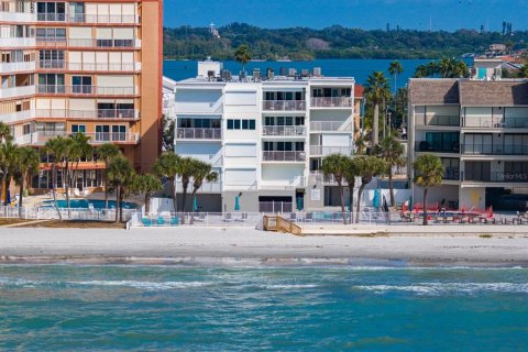 Condominio en Redington Beach, Florida, 3 dormitorios  № 2213113