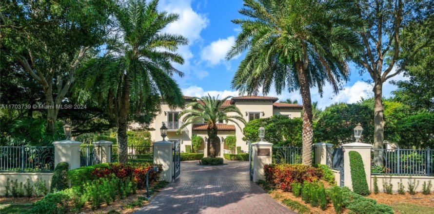 Villa ou maison à Pinecrest, Floride 9 chambres, 755.85 m2 № 1764806