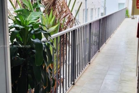 Condominio en venta en Miami Beach, Florida, 2 dormitorios, 88.81 m2 № 1984607 - foto 13