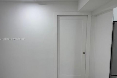 Condominio en venta en Miami Beach, Florida, 2 dormitorios, 88.81 m2 № 1984607 - foto 18