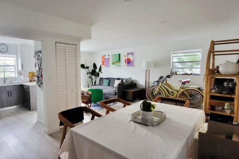 Condominio en venta en Miami Beach, Florida, 2 dormitorios, 88.81 m2 № 1984607 - foto 4