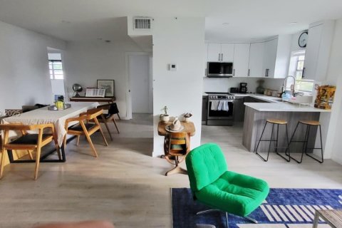 Condominio en venta en Miami Beach, Florida, 2 dormitorios, 88.81 m2 № 1984607 - foto 9