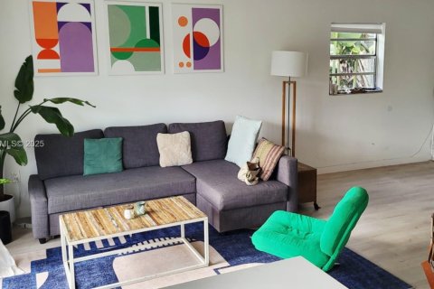 Condominio en venta en Miami Beach, Florida, 2 dormitorios, 88.81 m2 № 1984607 - foto 10