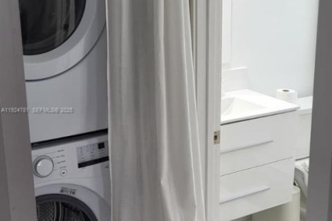 Condominio en venta en Miami Beach, Florida, 2 dormitorios, 88.81 m2 № 1984607 - foto 12