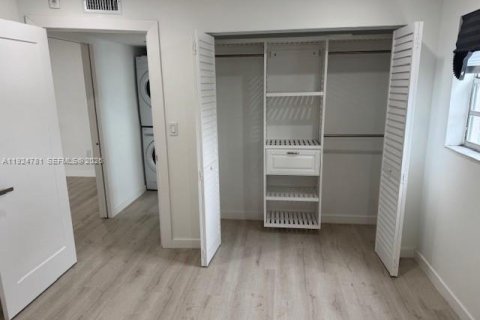 Condominio en venta en Miami Beach, Florida, 2 dormitorios, 88.81 m2 № 1984607 - foto 17