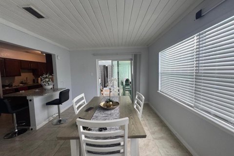 Casa en alquiler en Orlando, Florida, 3 dormitorios, 171.59 m2 № 1888549 - foto 7