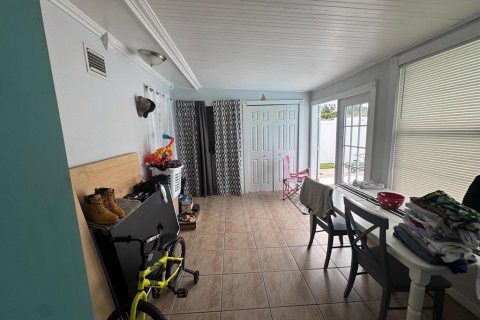 Casa en alquiler en Orlando, Florida, 3 dormitorios, 171.59 m2 № 1888549 - foto 5