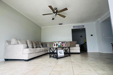 Casa en alquiler en Orlando, Florida, 3 dormitorios, 171.59 m2 № 1888549 - foto 3