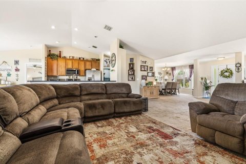House in Palm Coast, Florida 4 bedrooms, 226.68 sq.m. № 2098276 - photo 5