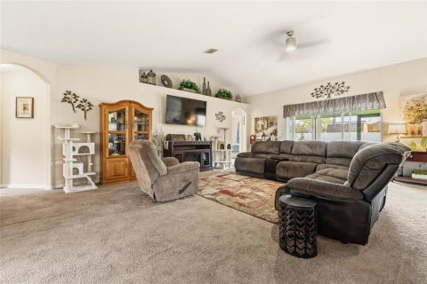 House in Palm Coast, Florida 4 bedrooms, 226.68 sq.m. № 2098276 - photo 12