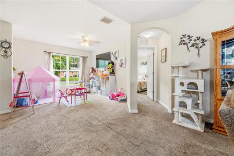 House in Palm Coast, Florida 4 bedrooms, 226.68 sq.m. № 2098276 - photo 9