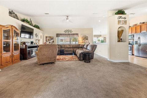 House in Palm Coast, Florida 4 bedrooms, 226.68 sq.m. № 2098276 - photo 3