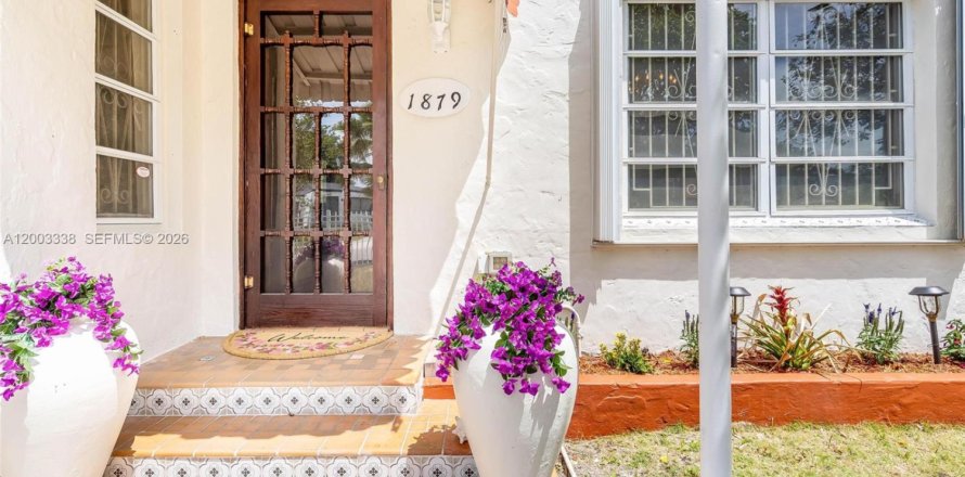 Дом в Майами, Флорида 2 спальни, 145.3м2 № 2066802