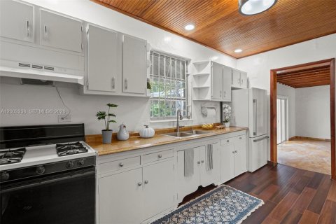 Купить виллу или дом в Майами, Флорида 2 спальни, 145.3м2, № 2066802 - фото 16