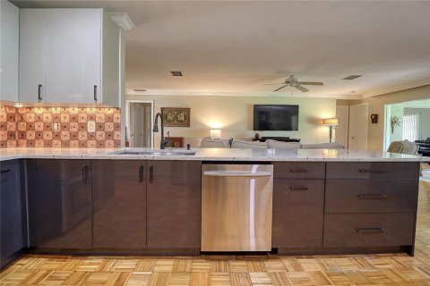 Купить виллу или дом в Сарасота, Флорида 7 комнат, 172.05м2, № 1916055 - фото 19