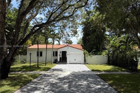 Villa ou maison à vendre à Miami Shores, Floride: 2 chambres, 107.3 m2 № 2377167 - photo 8