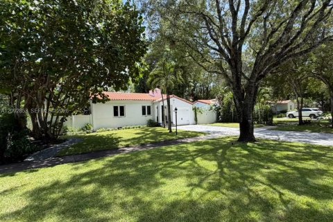 Villa ou maison à vendre à Miami Shores, Floride: 2 chambres, 107.3 m2 № 2377167 - photo 2