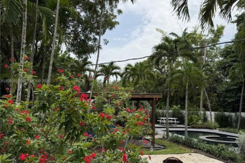 Villa ou maison à vendre à Miami Shores, Floride: 2 chambres, 107.3 m2 № 2377167 - photo 3