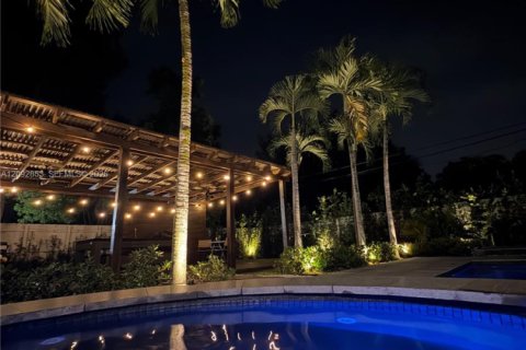 Villa ou maison à vendre à Miami Shores, Floride: 2 chambres, 107.3 m2 № 2377167 - photo 5