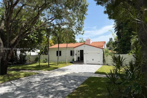 Villa ou maison à vendre à Miami Shores, Floride: 2 chambres, 107.3 m2 № 2377167 - photo 4