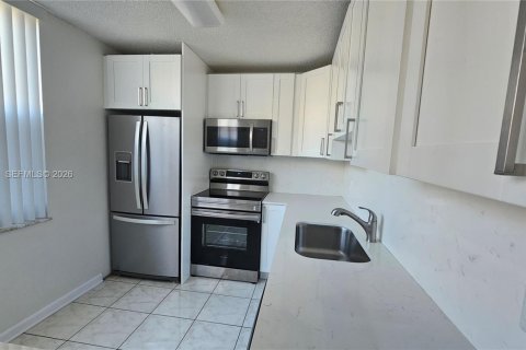 Copropriété à louer à Davie, Floride: 2 chambres, 92.9 m2 № 2042218 - photo 4