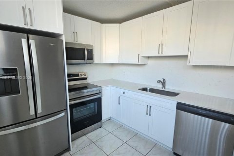 Copropriété à louer à Davie, Floride: 2 chambres, 92.9 m2 № 2042218 - photo 3