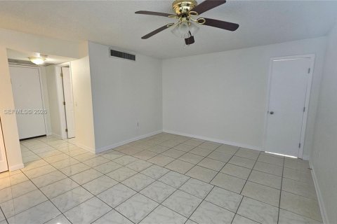 Copropriété à louer à Davie, Floride: 2 chambres, 92.9 m2 № 2042218 - photo 6