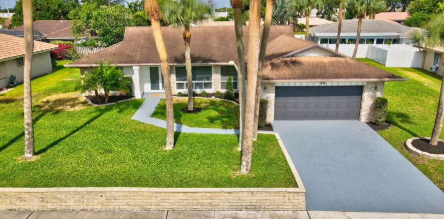 Villa ou maison à Boca Raton, Floride 4 chambres, 179.67 m2 № 1172936