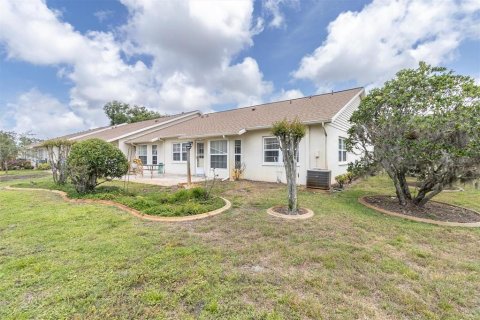 Condo in New Port Richey, Florida, 2 bedrooms № 2103474 - photo 26