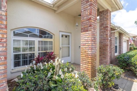 Condo in New Port Richey, Florida, 2 bedrooms № 2103474 - photo 3