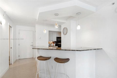 Снять в аренду кондоминиум в Майами-Бич, Флорида 1 спальня, 74.88м2, № 1943652 - фото 5