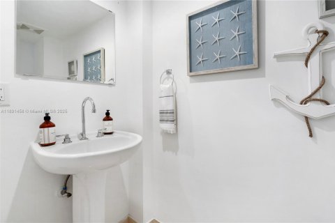 Снять в аренду кондоминиум в Майами-Бич, Флорида 1 спальня, 74.88м2, № 1943652 - фото 11