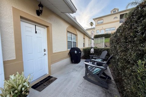 House in Clermont, Florida 3 bedrooms, 132.48 sq.m. № 2201533 - photo 2