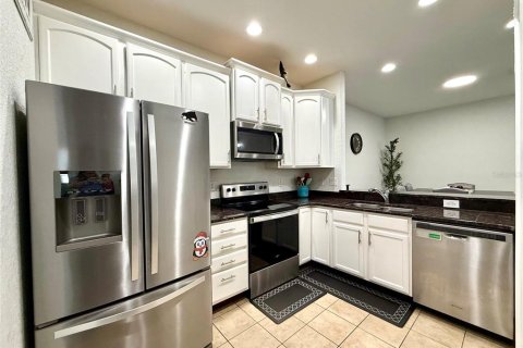 House in Clermont, Florida 3 bedrooms, 132.48 sq.m. № 2201533 - photo 9