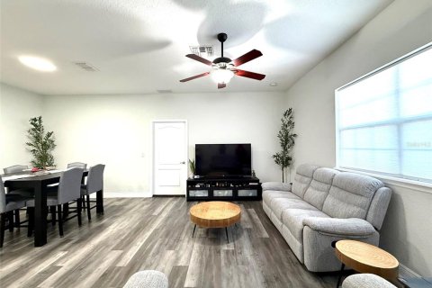 House in Clermont, Florida 3 bedrooms, 132.48 sq.m. № 2201533 - photo 4