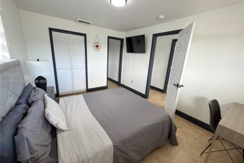 Villa ou maison à louer à Hialeah, Floride: 2 chambres № 2432425 - photo 6