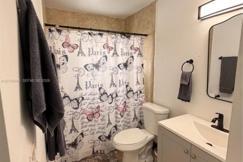 Villa ou maison à louer à Hialeah, Floride: 2 chambres № 2432425 - photo 7