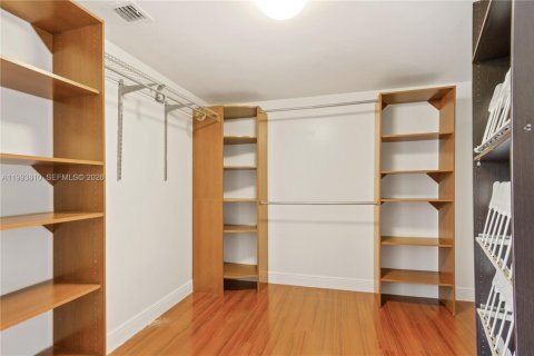 Condominio en alquiler en Hallandale Beach, Florida, 2 dormitorios, 165.55 m2 № 2053335 - foto 19