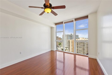 Condominio en alquiler en Hallandale Beach, Florida, 2 dormitorios, 165.55 m2 № 2053335 - foto 20