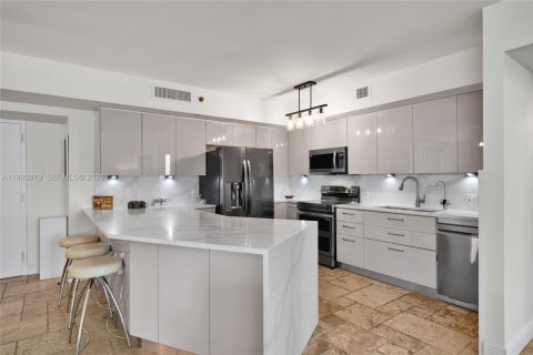 Condominio en alquiler en Hallandale Beach, Florida, 2 dormitorios, 165.55 m2 № 2053335 - foto 25