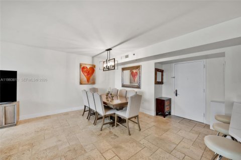 Condominio en alquiler en Hallandale Beach, Florida, 2 dormitorios, 165.55 m2 № 2053335 - foto 24