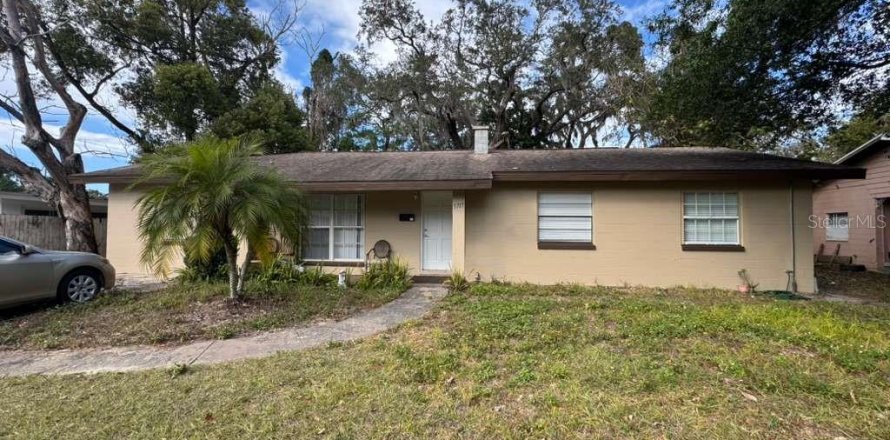 House in Orlando, Florida 3 bedrooms, 150.41 sq.m. № 2217960